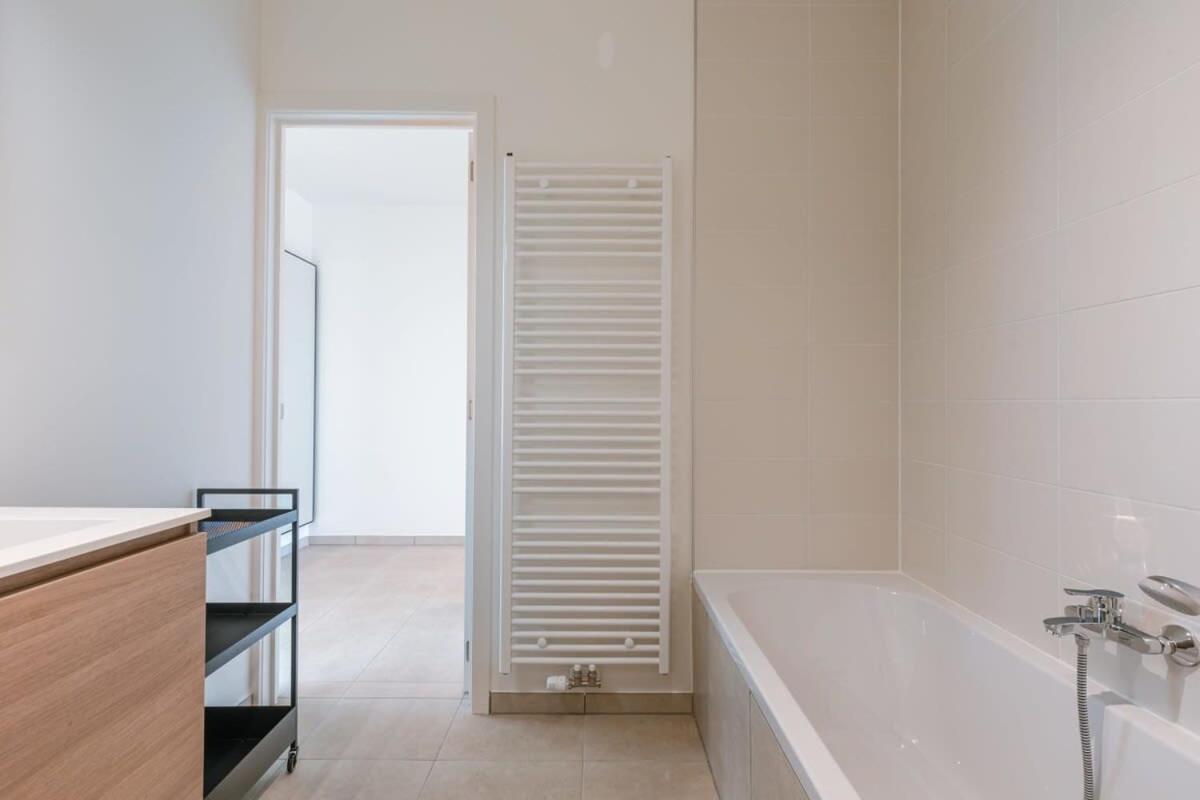 Huswell - Lovely New Apartment At The Harbor + Parking Bruges Esterno foto