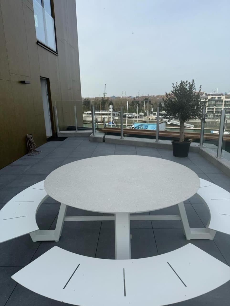 Huswell - Lovely New Apartment At The Harbor + Parking Bruges Esterno foto